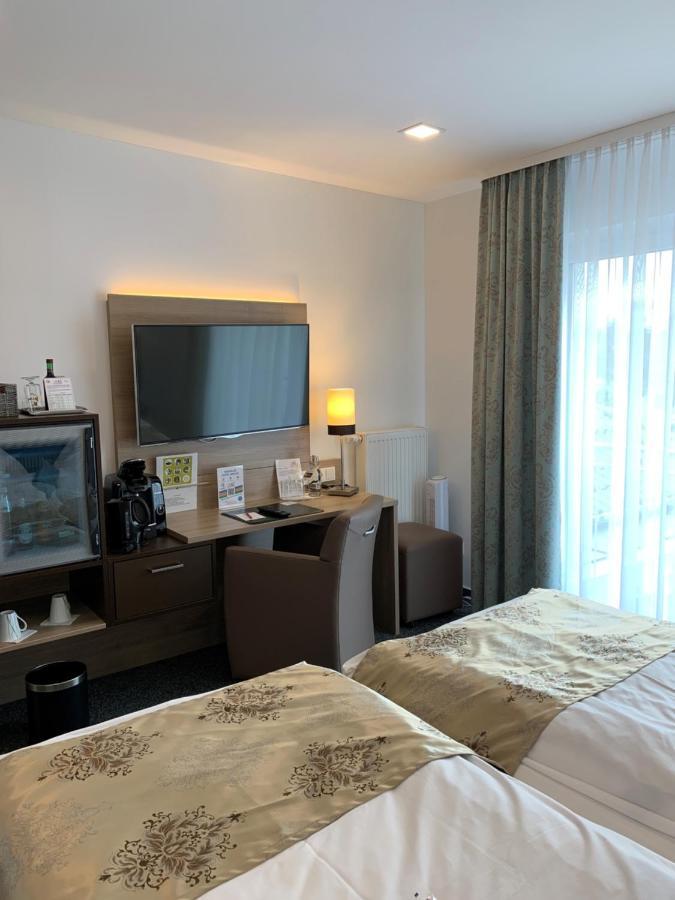 Stadthotel Geis 바트노이슈타트안더살레 외부 사진